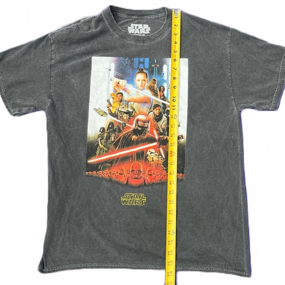 ⭐️ Star Wars: The Rise of Skywalker T-Shirt | Men’s Size Medium/Large | Black - Picture 5 of 7